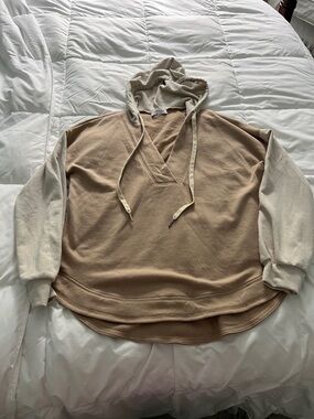 Gilli Two-Tone Hooded Pullover in Cream and Beige